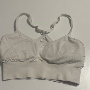 Pro-fit Seamless White Women's Bra Size Small, removable padding